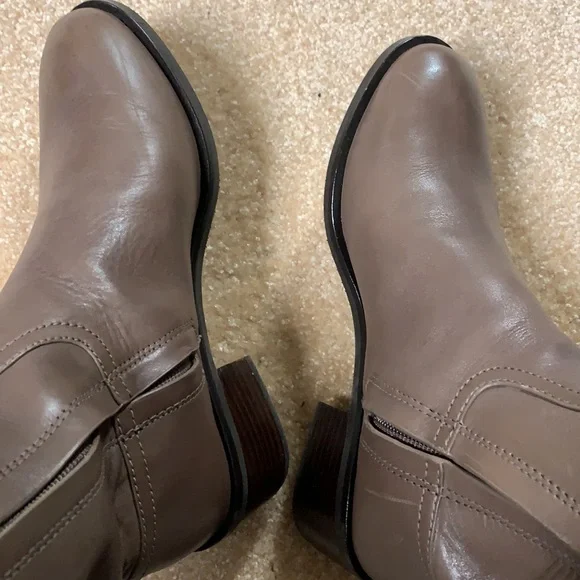 Tory Burch 7.5 Tall Leather Riding Boot Brand New